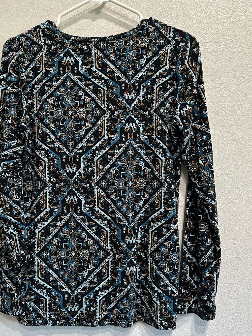 Chico's Navy Blue Geometric Long-Sleeve Top,size 0,small,casual,stretchy top - Picture 5 of 5